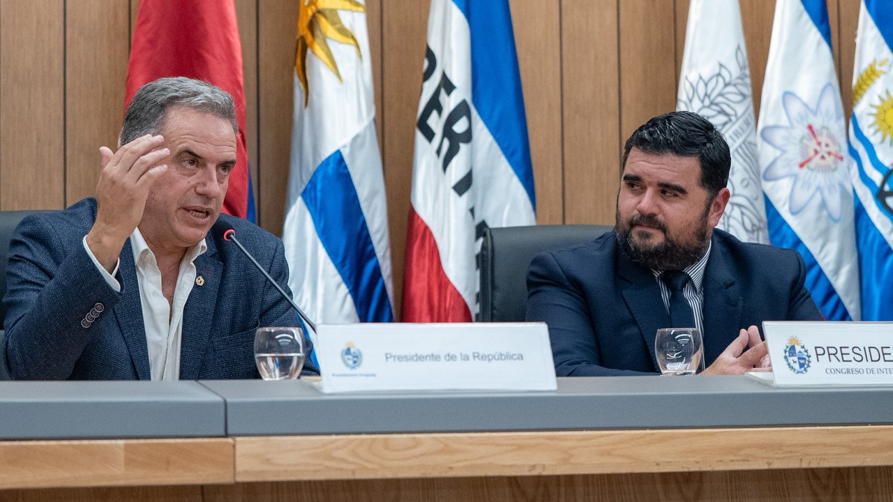 04.06.26 sede Congreso Intendentes_0491